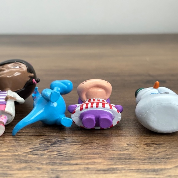 DISNEY Jr Toy Figures DOC MCSTUFFINS Stuffy Chilly Hallie SET of 4 Cake Toppers - Picture 10 of 10